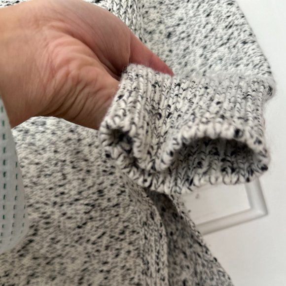 Banana Republic Chunky Warm V Neck Pullover Small - Picture 8 of 9